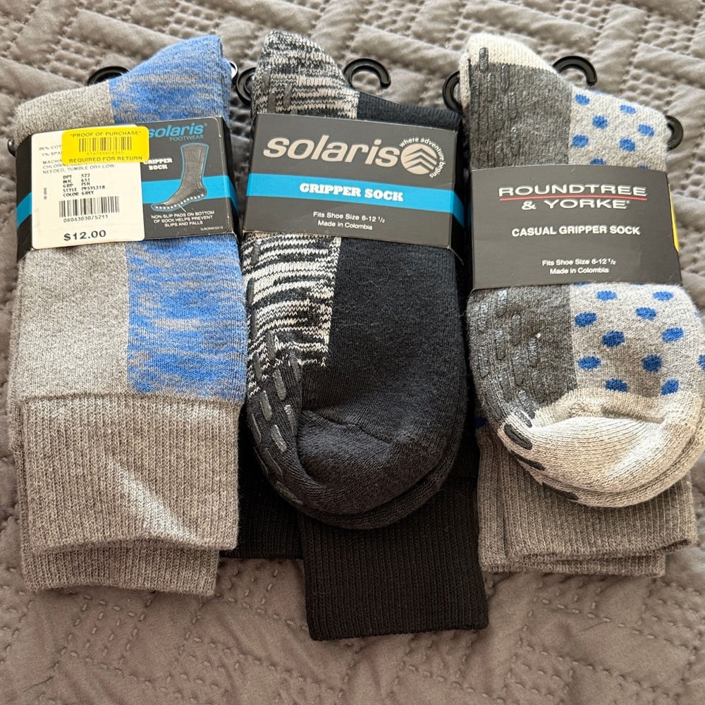 Roundtree & Yorke Gripper Socks - Gray, Blue, Black and Solaris Gripper Socks